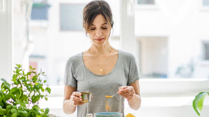 Beyond Food: How
Hormonal Imbalances Like PCOS, Hypothyroidism Lead to Obesity in Women