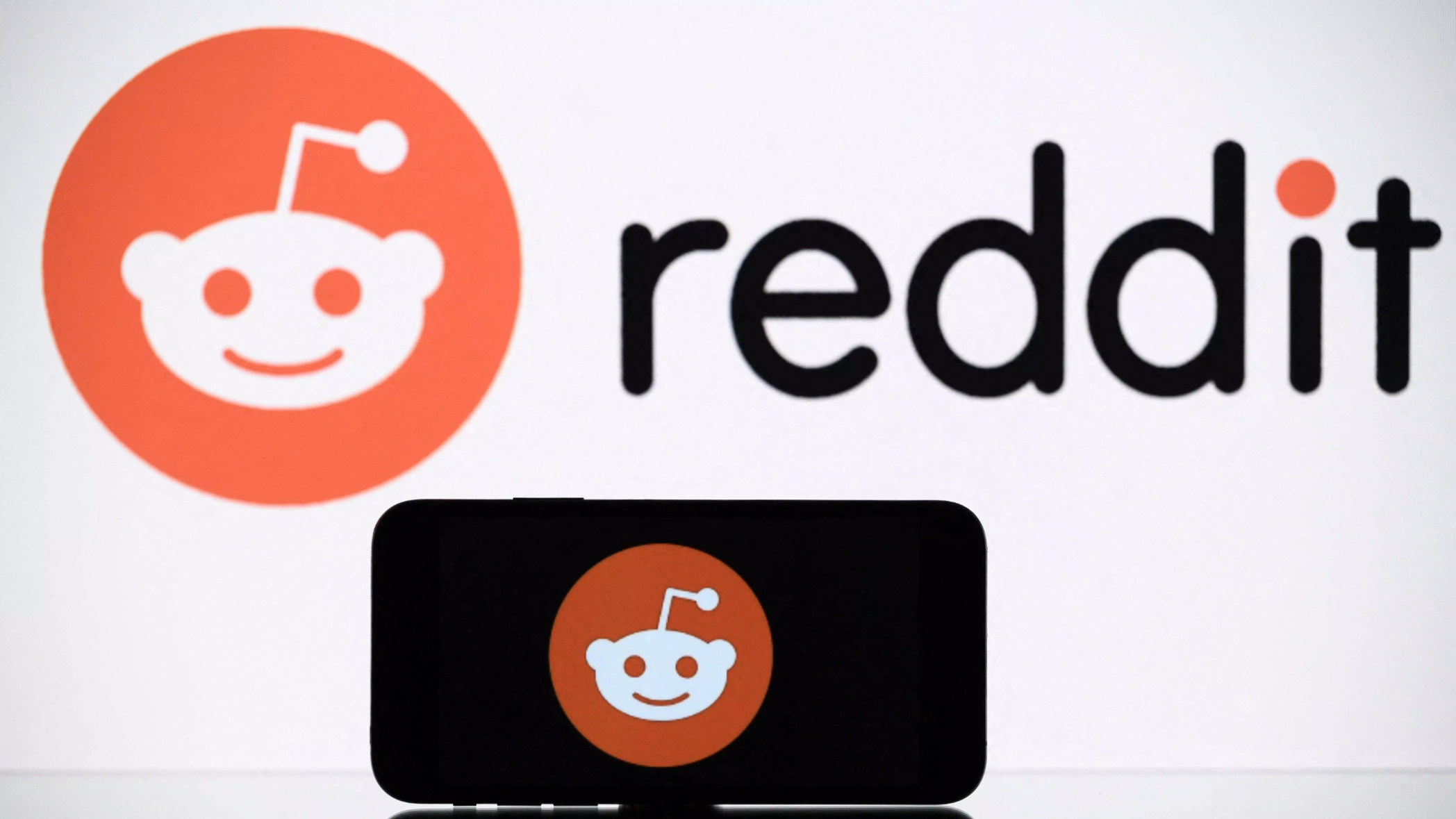 Comparing Platforms: Why Reddit and Kick Were Targeted While Services like Roblox and Discord Were Initially Spared
